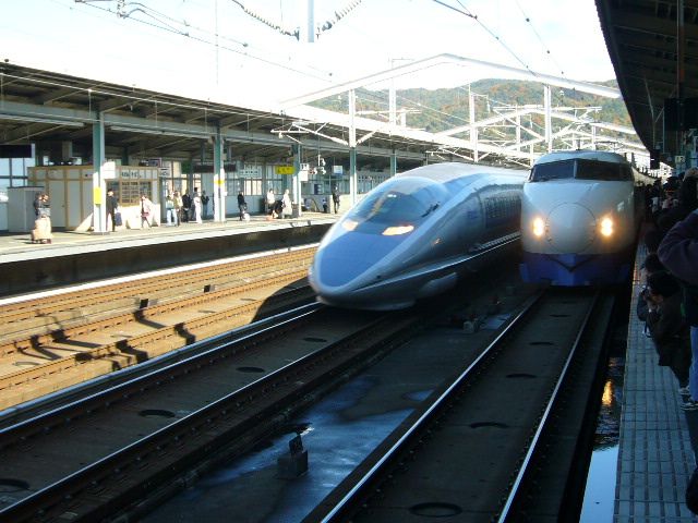 ０系新幹線と５００系新幹線