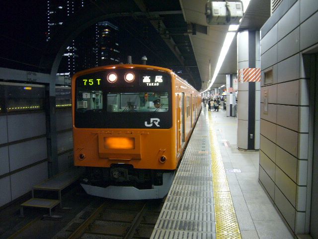 中央線快速・２０１系