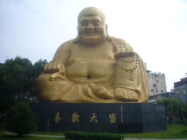 台中・宝覚寺の弥勒大仏