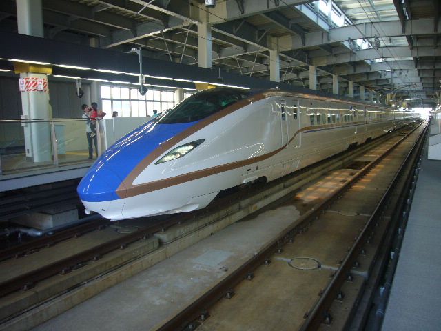 北陸新幹線・Ｅ７系はくたか